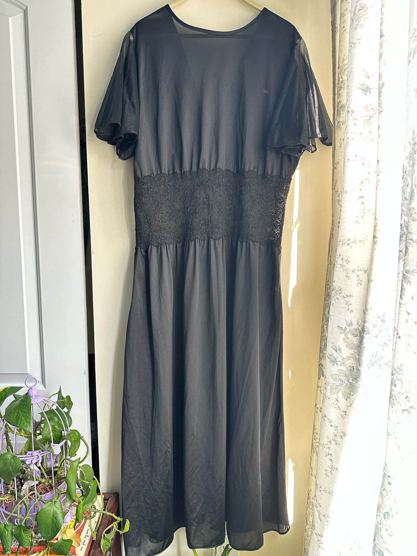 Vintage Black Lace Flutter Sleeve Maxi - L/XL