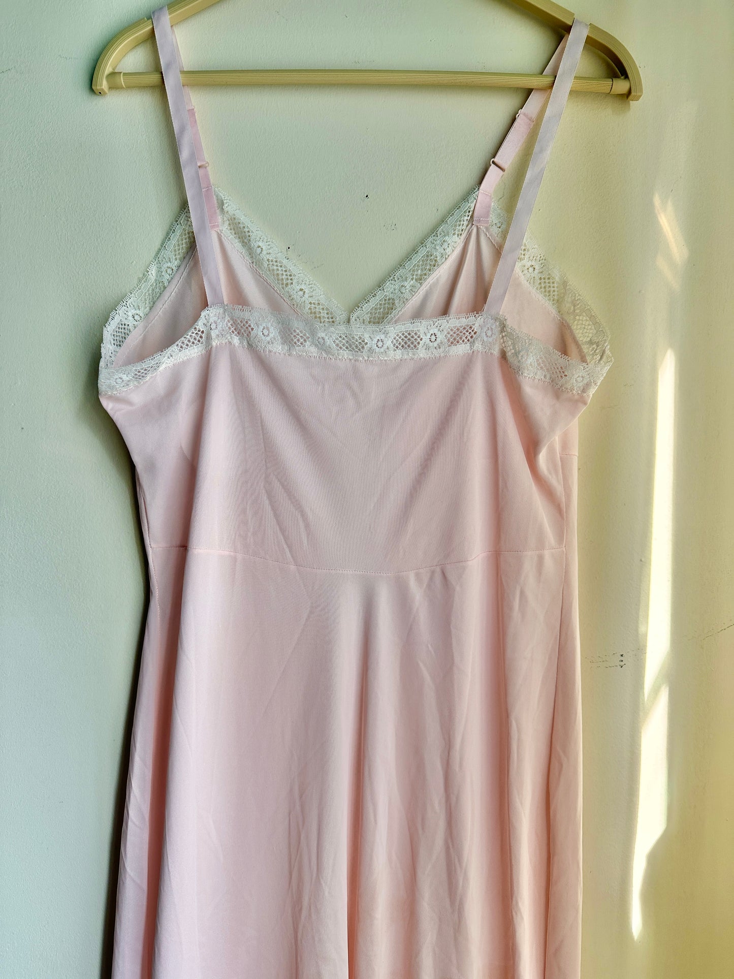 Vintage Soft Pink Lace Trim Gown - M