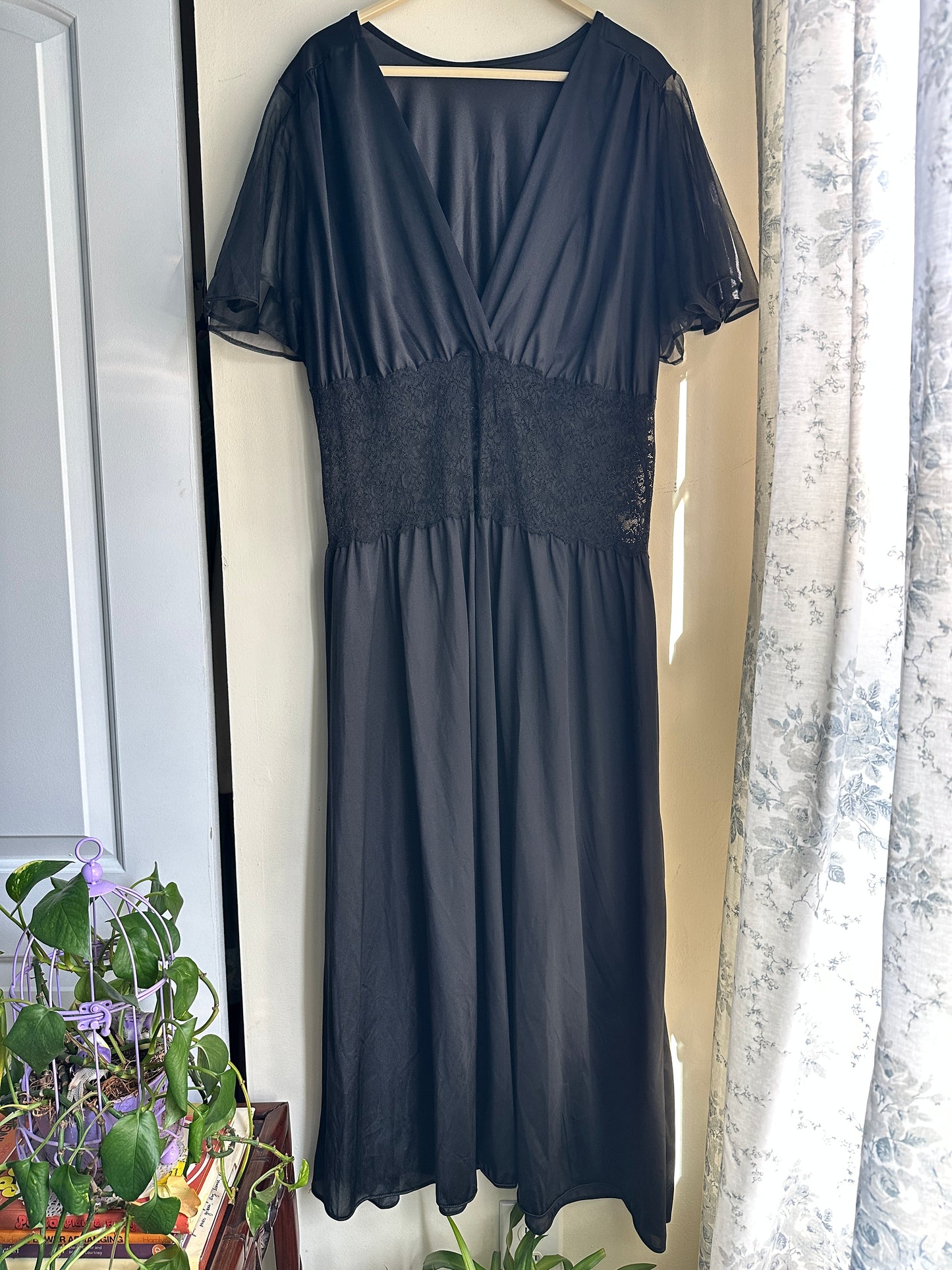 Vintage Black Lace Flutter Sleeve Maxi - L/XL