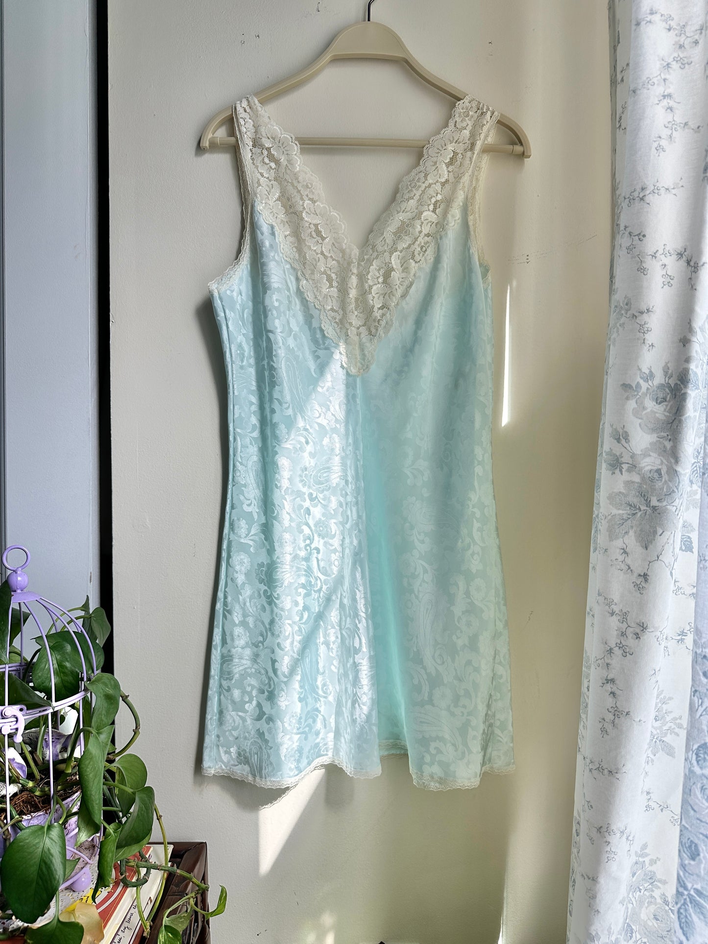 Vintage Blue and Cream Lace Slip sz. M